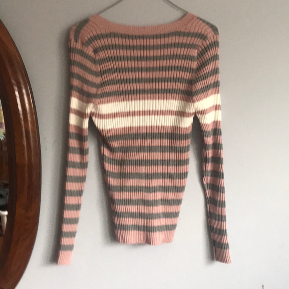 Sweater - Picture 2 of 3